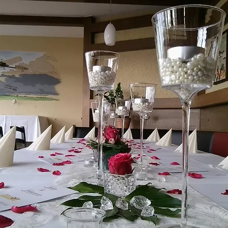 Flugplatzrestaurant Wallmuhle Szálloda Atting